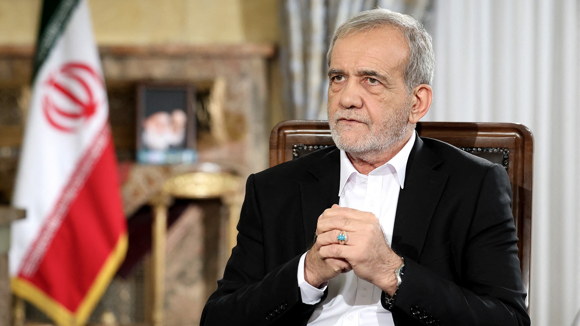 ट्रेट अफ हर्मुजमा अमेरिकी नाकाबन्दीबीच इरानी राष्ट्रपतिद्धारा अमेरिकालाई कडा चेतावनी